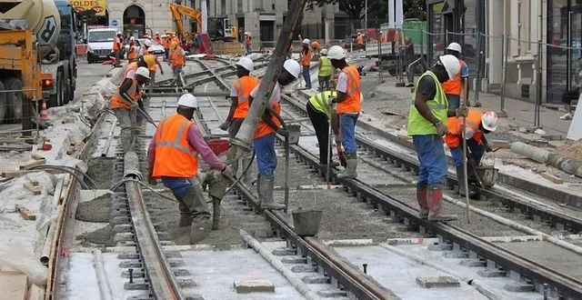 photo les travaux du tramway avancent à grands pas, place aristide-briand, au mans &copy; photo: ouest-france