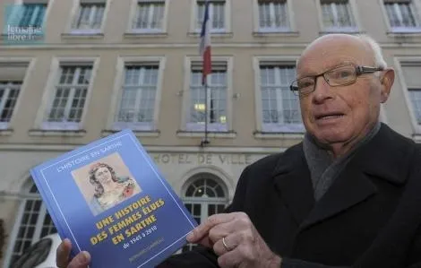 photo bernard garreau mène de nouvelles recherches sur la vie municipale à chantenay depuis la révolution. &copy; photo 