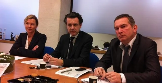 photo de gauche à droite, karine engel, christophe béchu, gilles groussard. &copy; marianne deumié