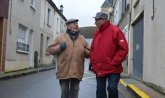 photo un seul sujet de discussion à saint-germain : le legs de raymond bru. &copy; ouest-france
