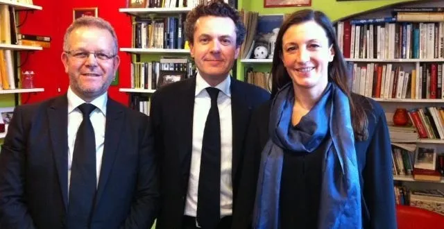 photo christophe béchu (au centre) avec ahmed el bahri, qui serait son adjoint chargé aux affaires scolaires et caroline fel, qui, elle serait adjointe à l'enfance et à la famille. &copy; jean-françois martin