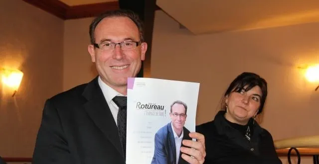 photo jean-luc rotureau, le candidat divers gauche à la mairie d'angers, a présenté ce jeudi une partie des 160 projets de son programme. &copy; jean-michel hansen