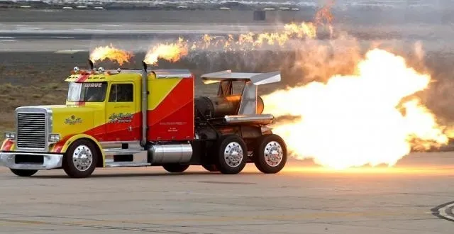 photo shockwave, un camion monstrueux. &copy; dr