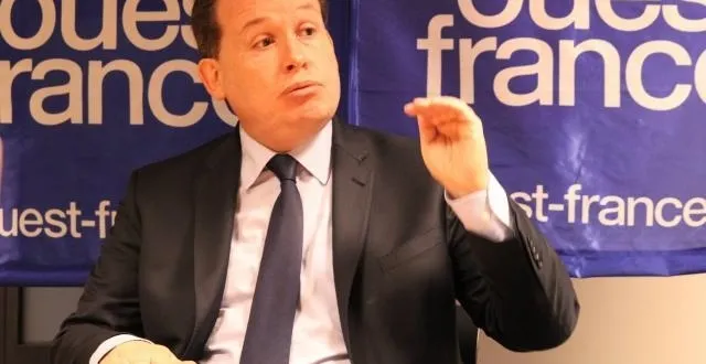 photo frédéric béatse face à la rédaction de ouest-france &copy; laurent beauvallet