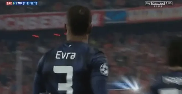 photo football : le magnifique but de patrice evra lors de la rencontre bayern munich - manchester united &copy; capture d'écran vidéo