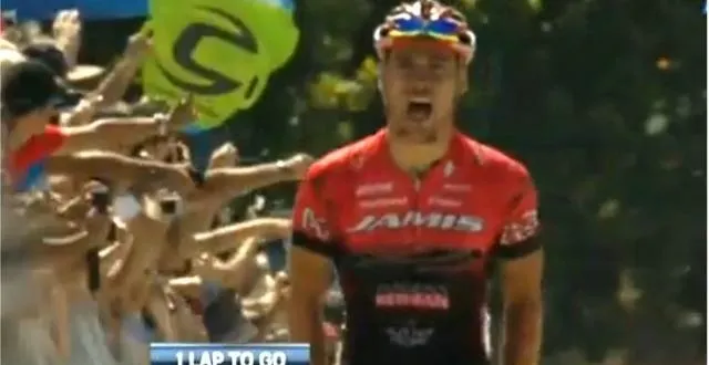 photo il pense remporter l’étape… mais il restait un tour. &copy; crédit photo : capture d'écran/youtube/eurosport