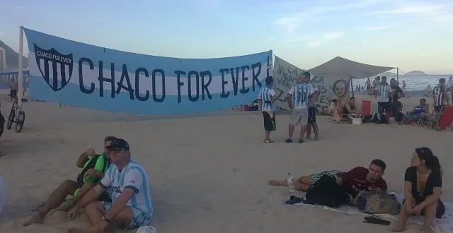 photo d'imposantes banderoles à la gloire des idoles &copy; vincent boucher