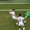 photo thomas müller, dans son exercice favori : marquer un but