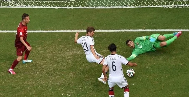photo thomas müller, dans son exercice favori : marquer un but &copy; photo : afp