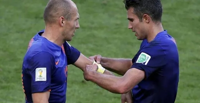 photo arjen robben et robin van persie, une fois de plus, ont été précieux dans la victoire des pays-bas &copy; photo : reuters