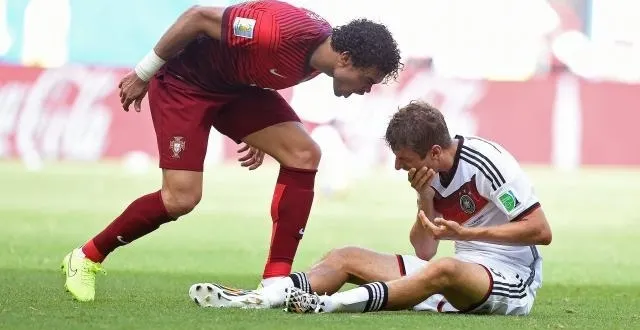 photo pepe sera suspendu pour un match après son geste sur l'allemand müller. &copy; photo : maxppp