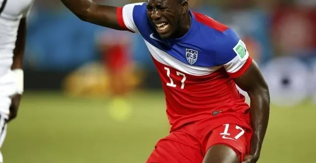 photo jozy altidore se tient la cuisse, après sa blessure face au ghana &copy; photo : reuters