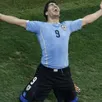photo un doublé de luis suarez permet à l'uruguay de rester en course pour les 8es de finale.