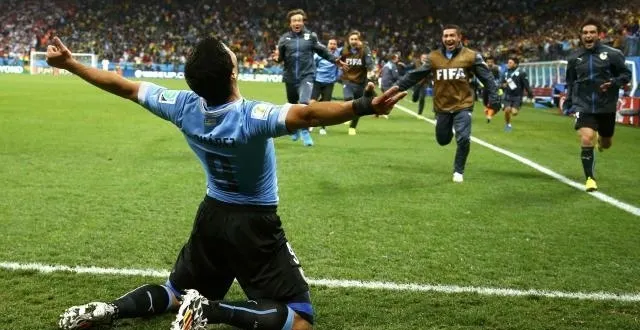 photo luis suarez a inscrit un doublé hier soir face aux anglais (2-1). &copy; reuters