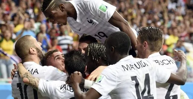 photo pokba et les bleus se sont brillament imposés. &copy; photo : afp