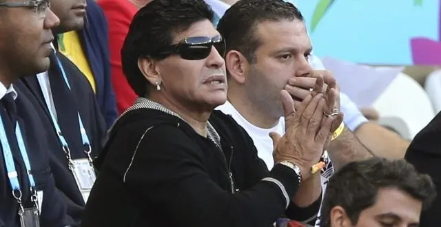 photo diego maradona dans les tribunes. &copy; photo : epa