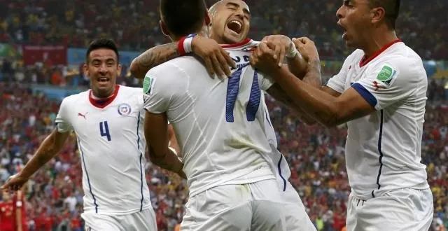 photo le chili, qui a battu l'espagne, est l'une des équipes sensation de ce début de mondial &copy; photo : reuters