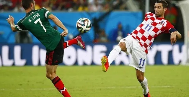 photo pas de but pour le moment entre le mexique de layun et la croatie de srna. &copy; photo : reuters.