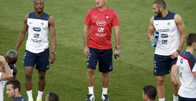 photo didier deschamps et ses joueurs ne pourront pas s'entraîner sur la pelouse du maracana. &copy; photo : reuters