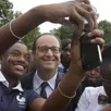 photo françois hollande avec les supporteurs français.