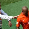 photo nigel de jong quitte la scène du mondial.
