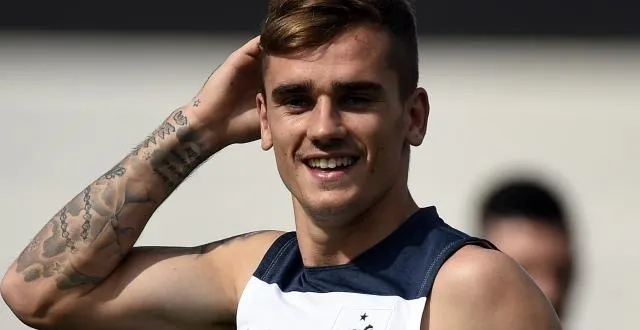 photo didier deschamps a décidé de titulariser l'attaquant antoine griezmann pour épauler karim benzema et mathieu valbuena sur le front offensif contre l'allemagne. &copy; afp