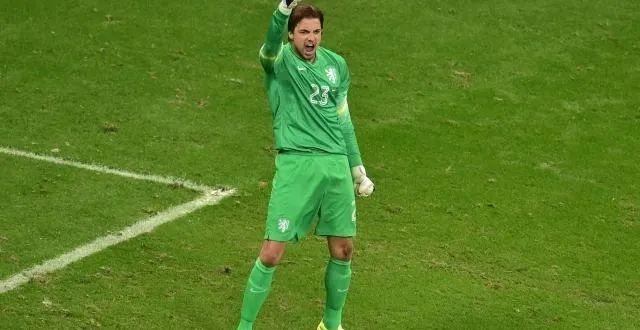 photo tim krul, entré en jeu juste avant les pénaltys, a stoppé deux tentatives costariciennes. &copy; photo : afp