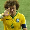 photo david luiz, promu capitaine en l'absence de thiago silva, suspendu, a sombré avec la seleçao.