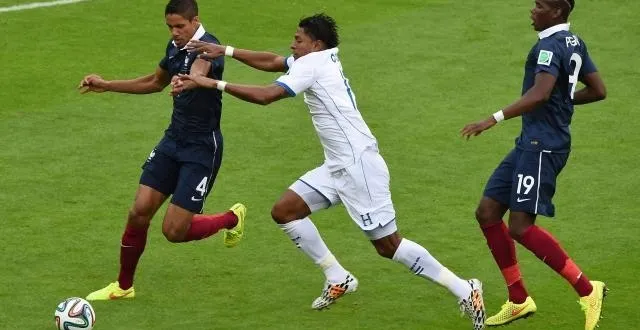 photo raphael varane (à gauche) et paul pogba. &copy; afp