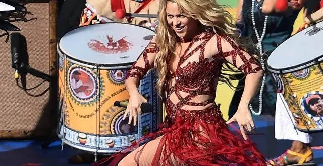 photo avant de rejoindre les tribunes shakira a mis le feu à la pelouse. &copy; afp.