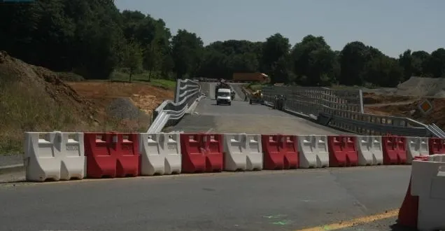 photo selon les élus bazogiens, ce pont remet en cause le projet de liaison douce.