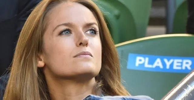 photo kim sears, la petite-amie du joueur écossais andy murray, aurait insulté son adversaire en demi-finale de l'open d'australie, tomas berdych. &copy; photo : afp