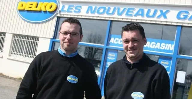 photo franck chauvet et jonathan catillon sont installés en zone d’ecouves, au pied des trois châteaux d’eau. &copy; julien belaud/ouest-france
