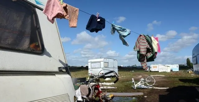 photo les difficultés pour les populations roms pour accéder aux aires d'accueil en france inquiète l'onu.