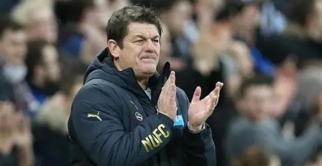 photo l'entraîneur de newcastle, john carver, assure qu'il se considère comme 