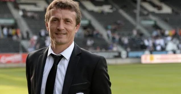 photo laurent viaud, entraîneur des u17. &copy; photo le courrier de l'ouest