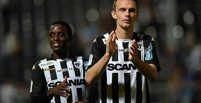 photo axel lablatinière a repéré des pros comme bouka moutou et thomas mais aussi de nombreux jeunes pour le centre. &copy; thomas brégardis