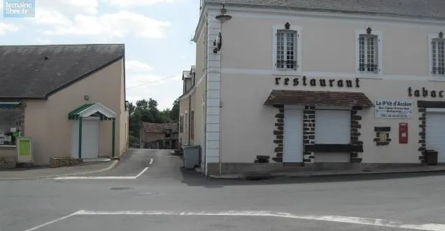 photo l’épicerie (à g) et le bar restaurant ont fermé en catimini. &copy; photo 