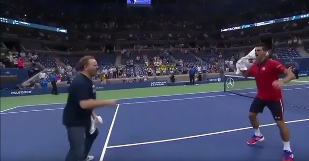 photo tennis : pour fêter sa victoire, djokovic fait tourner la 