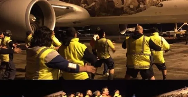 photo un haka sur le tarmac de l'aéroport &copy; twitter