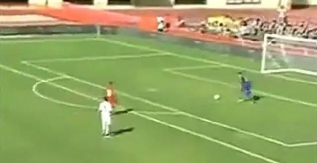 photo une simple passe en retrait a viré au but... &copy; (capture d'écran)