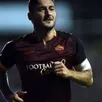 photo francesco totti, le joueur d'un seul club, l'as roma, aura bientôt des tickets de métro et de bus à son effigie à l'occasion de son 39e anniversaire.