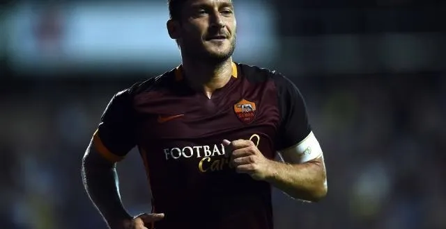 photo francesco totti, le joueur d'un seul club, l'as roma, aura bientôt des tickets de métro et de bus à son effigie à l'occasion de son 39e anniversaire. &copy; afp