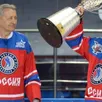photo le président de la russie fêtait ce mercredi ses 63 ans. pour fêter ça, il a réalisé un match de hockey avec des anciennes stars de la nhl... et l'a emporté.