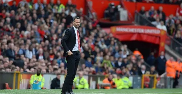 photo ryan giggs accueille des sans-abri dans son hôtel en rénovation avec son ancien coéquipier gary neville. &copy; photo : afp