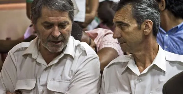 photo pascal fauret et bruno odos, 56 ans, deux anciens pilotes de chasse reconvertis dans le civil. &copy; afp