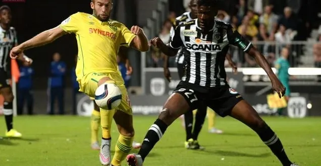 photo football. angers-sco : fracture du tibia pour doré