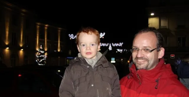 photo 300 personnes sont venues découvrir les nouvelles illuminations. &copy; ouest-france