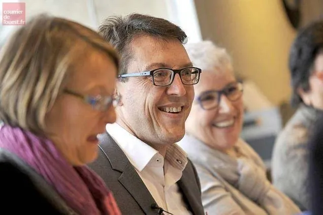 Régionales 2015. Le socialiste Clergeau devant Retailleau (LR) à Angers