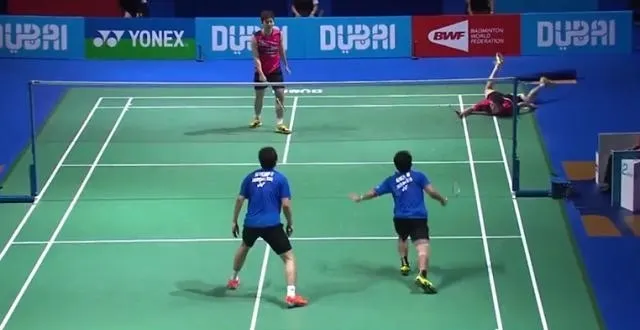 photo un point extraordinaire a été inscrit lors de la demi-finale du double des world superseries finals de dubaï. &copy; you tube.